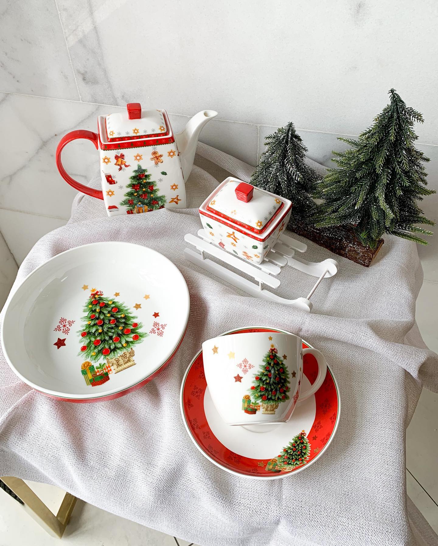 Conjunto de Porcelana Natalino com 5 Peças