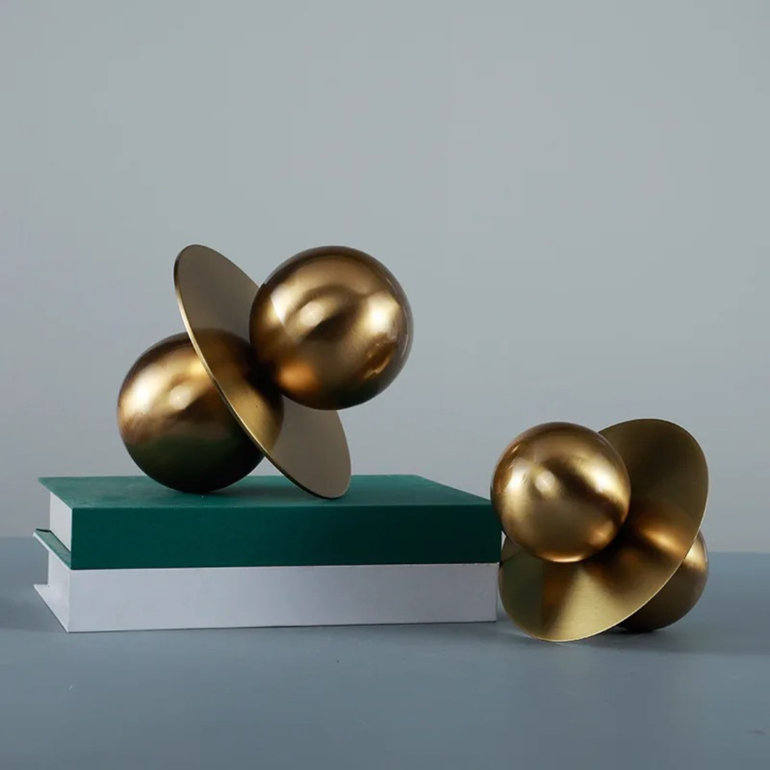 Ornamentos Esféricos de Metal Dourado