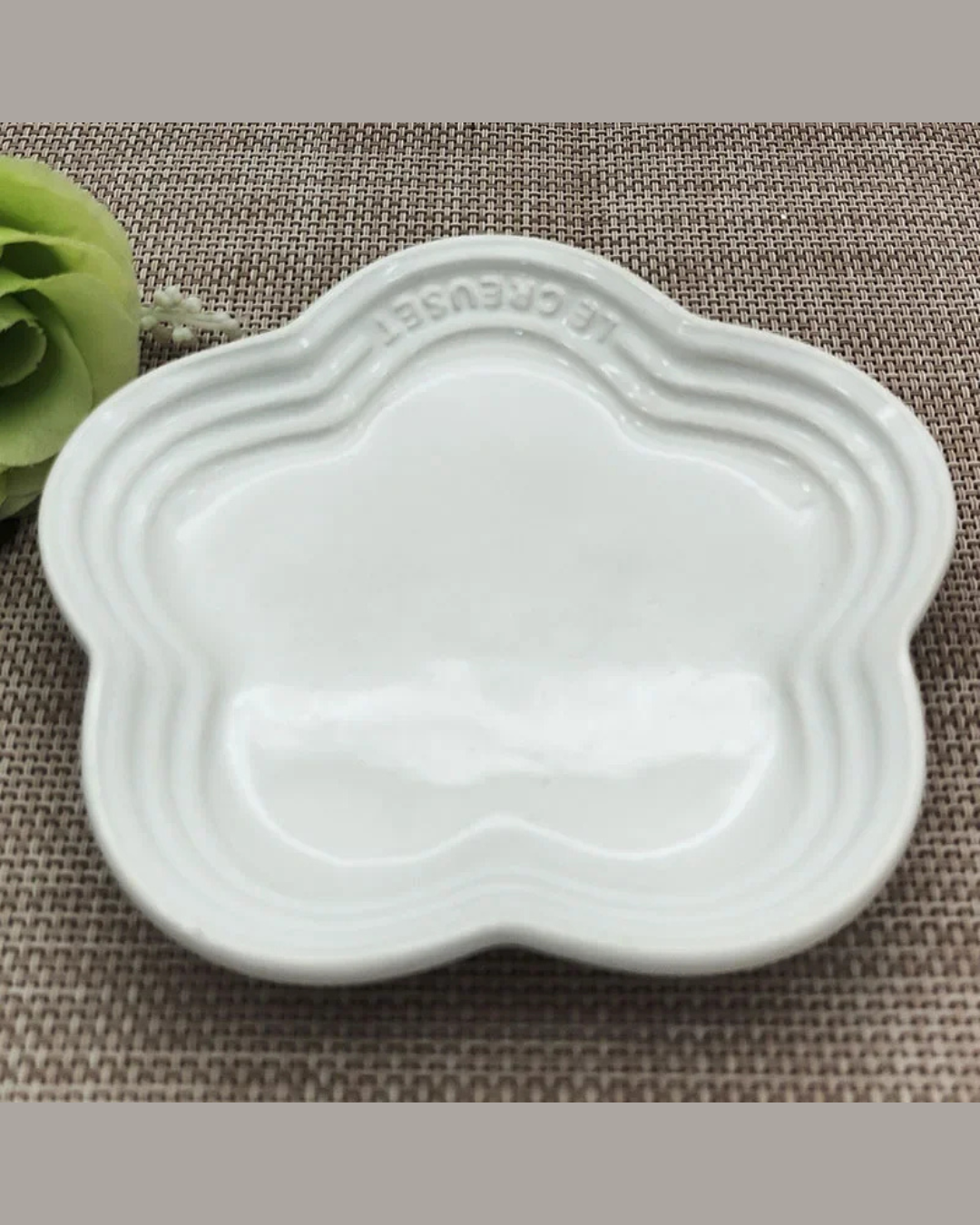 Prato Pequeno de Cerâmica Flor de Ameixa 14cm Estilo Francês para Sobremesas e Molhos