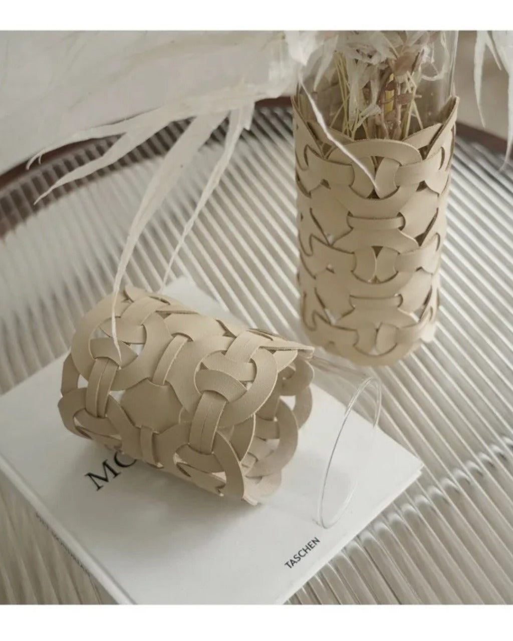 Vaso de Vidro com Couro Trançado Decoração Moderna para Sala ou Mesa