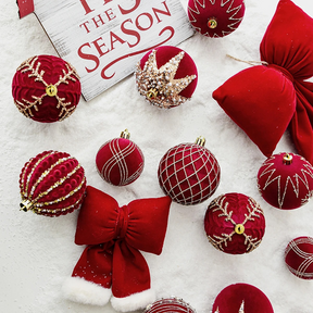 Bolas de Natal Pintadas e de Pelúcia Vermelhas para Árvore de Natal