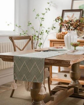 Caminho de Mesa Geométrico em Jacquard com Borla para Decoração
