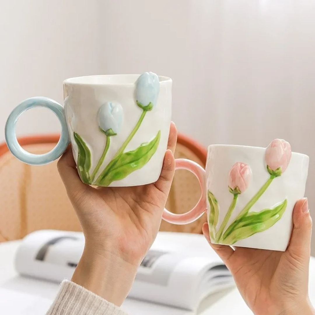 Caneca de Cerâmica Esculpida à Mão de Tulipa Com Colher