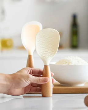 Colher de Arroz de Silicone com Cabo de Madeira Resistente ao Calor
