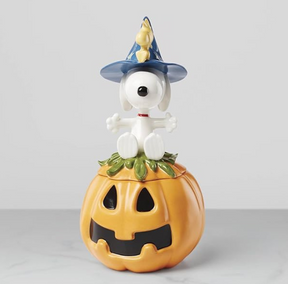 Pote de doces coberto com tema de Halloween assombrado