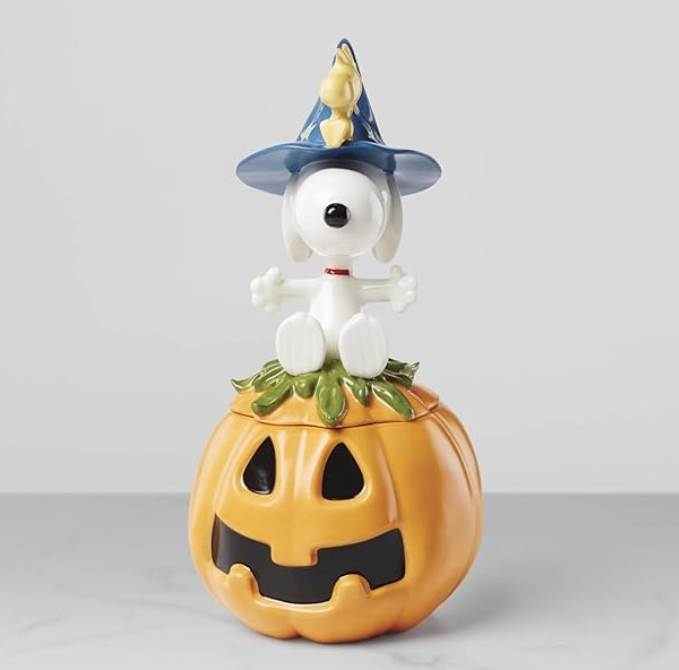 Pote de doces coberto com tema de Halloween assombrado