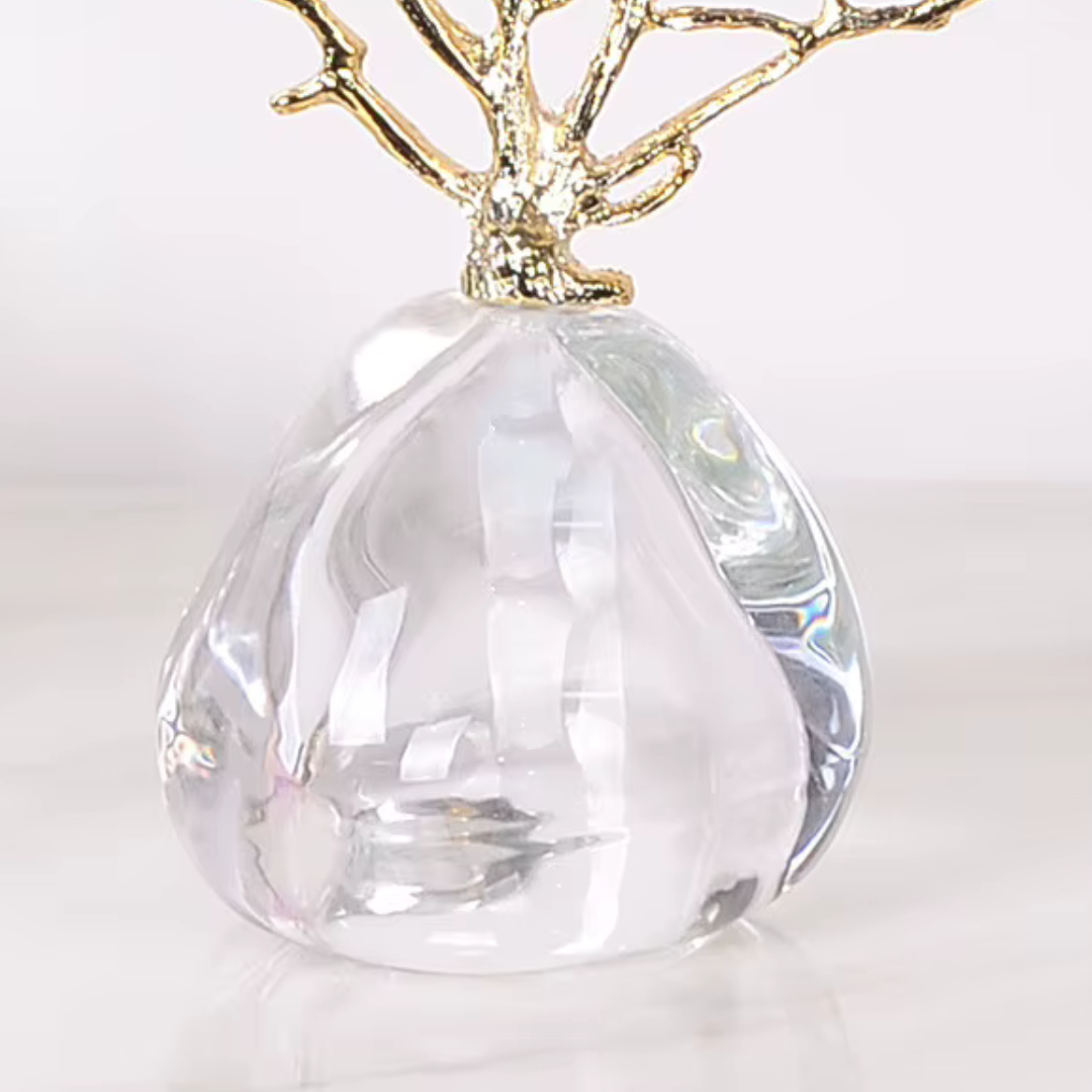 Estatueta Decorativa de Coral Dourado com Base Transparente em Resina