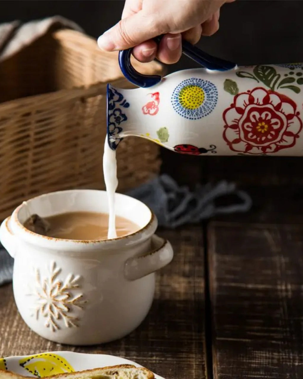 Jarra de Cerâmica Vintage com Pintura Feita à Mão