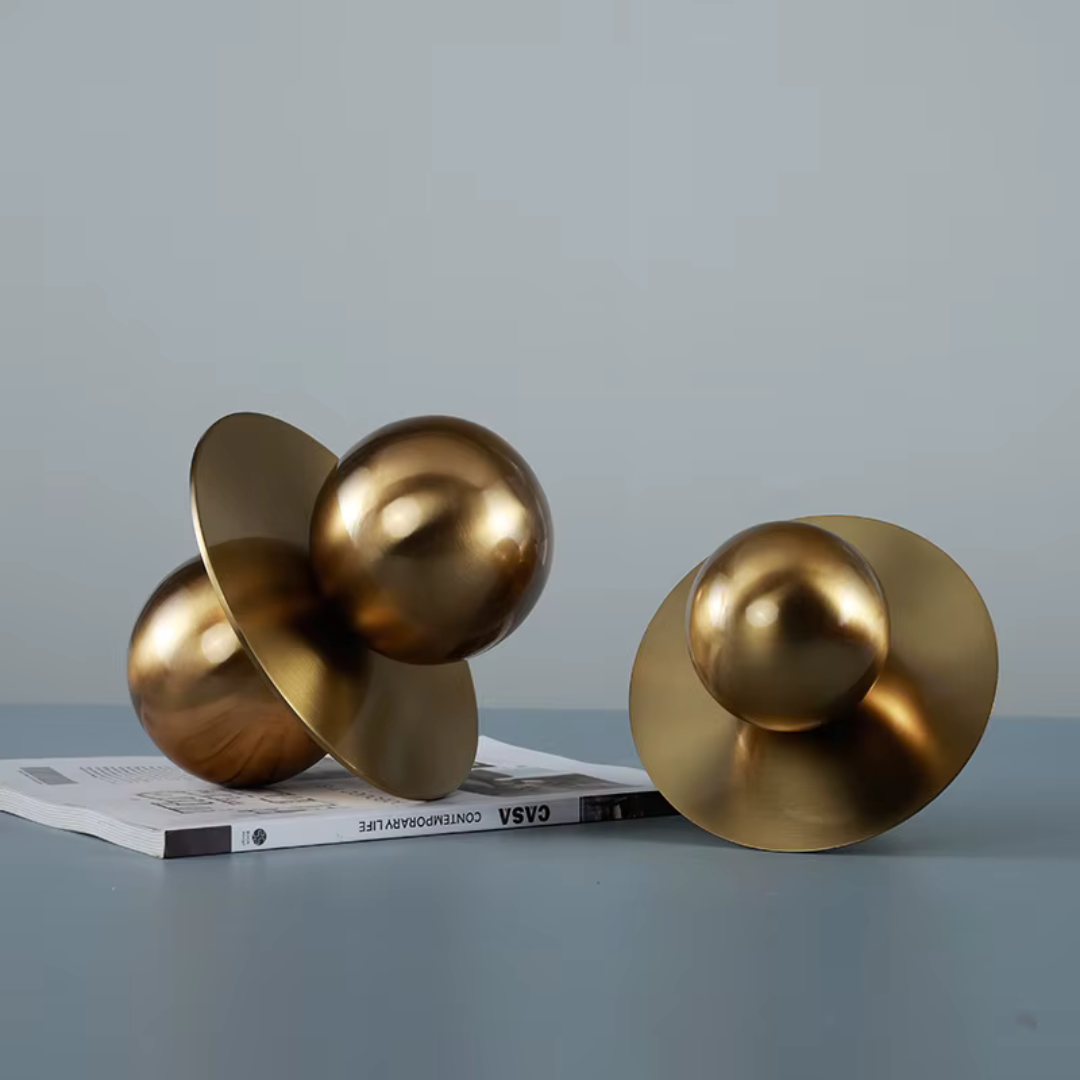 Ornamentos Esféricos de Metal Dourado