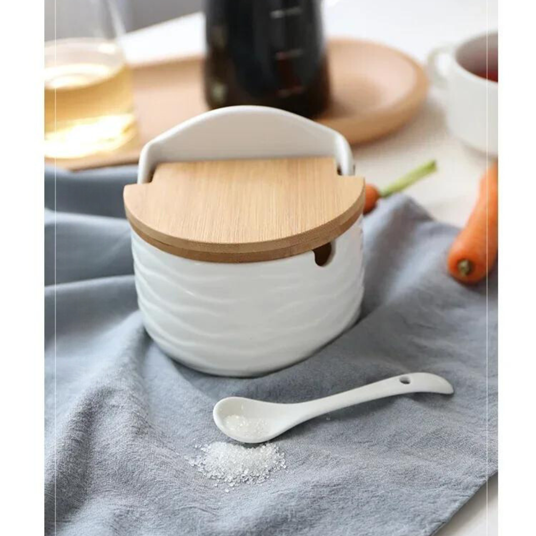 Porta Tempero em Cerâmica com Tampa de Madeira