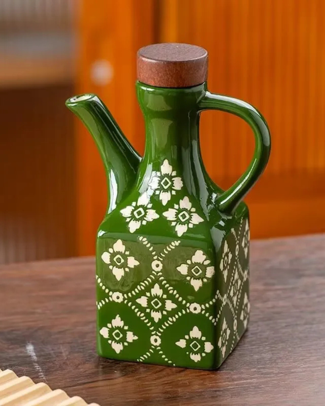 Pote de Óleo de Cerâmica 250 ml com Tampa de Madeira e Alça