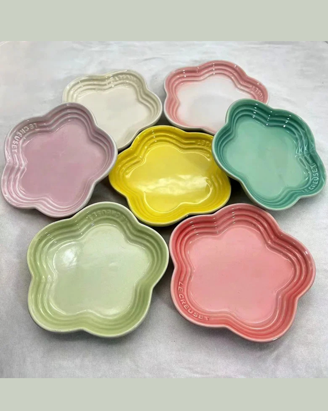 Prato Pequeno de Cerâmica Flor de Ameixa 14cm Estilo Francês para Sobremesas e Molhos