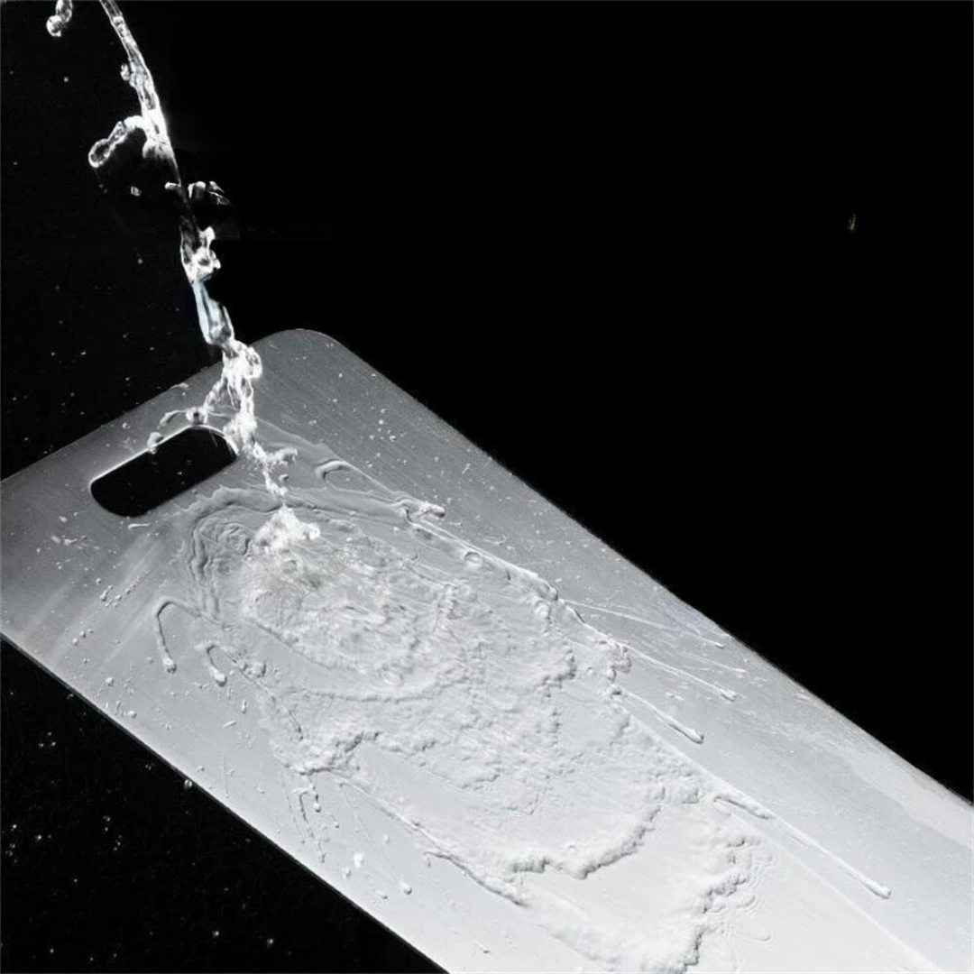 Tábua de Aço Inoxidável Durável e Prática na Cozinha