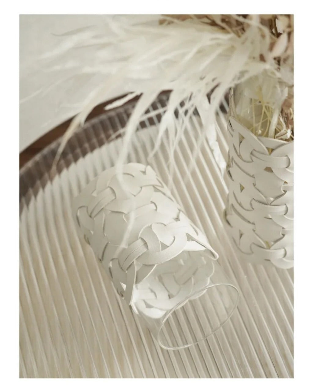 Vaso de Vidro com Couro Trançado Decoração Moderna para Sala ou Mesa